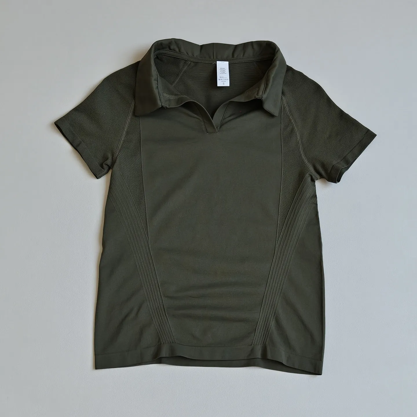Damen Sommer Poloshirt mit Umlegekragen, schnelltrocknend, atmungsaktiv, Tennis-T-Shirt, für Outdoor-Sport, Pilates, Laufen. – Detail 10