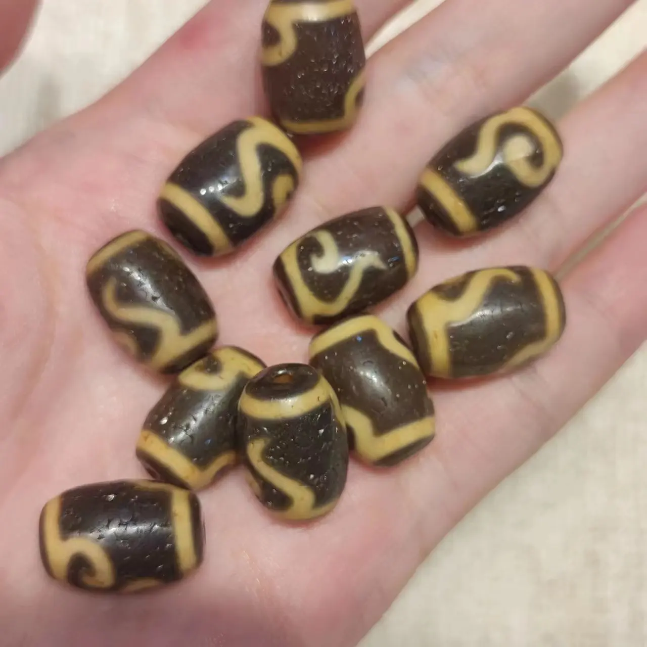 10pcs/lot natural multiple pattern agate dzi wholesale Yellow teeth Weathering lines Handmade beads Ethnography amulet jewelry