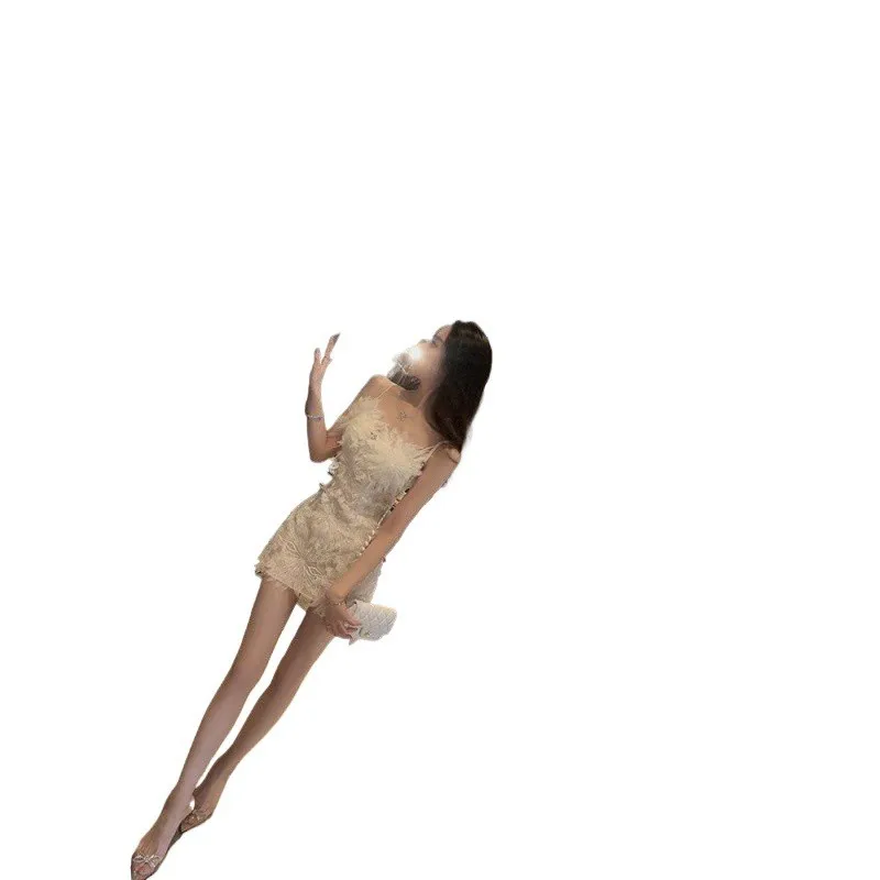 甘い妖精のようなレースのフェザーストラップドレス エレガントにデザインされたストリートスタイルのノースリーブボディコンドレス ビジネスや家庭用