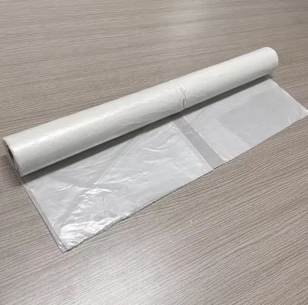2025 Terpal Plastik Hitam Perak Pertanian Luar Ruangan / Film Penutup Pelindung Mulsa Hitam Putih 6 Mil