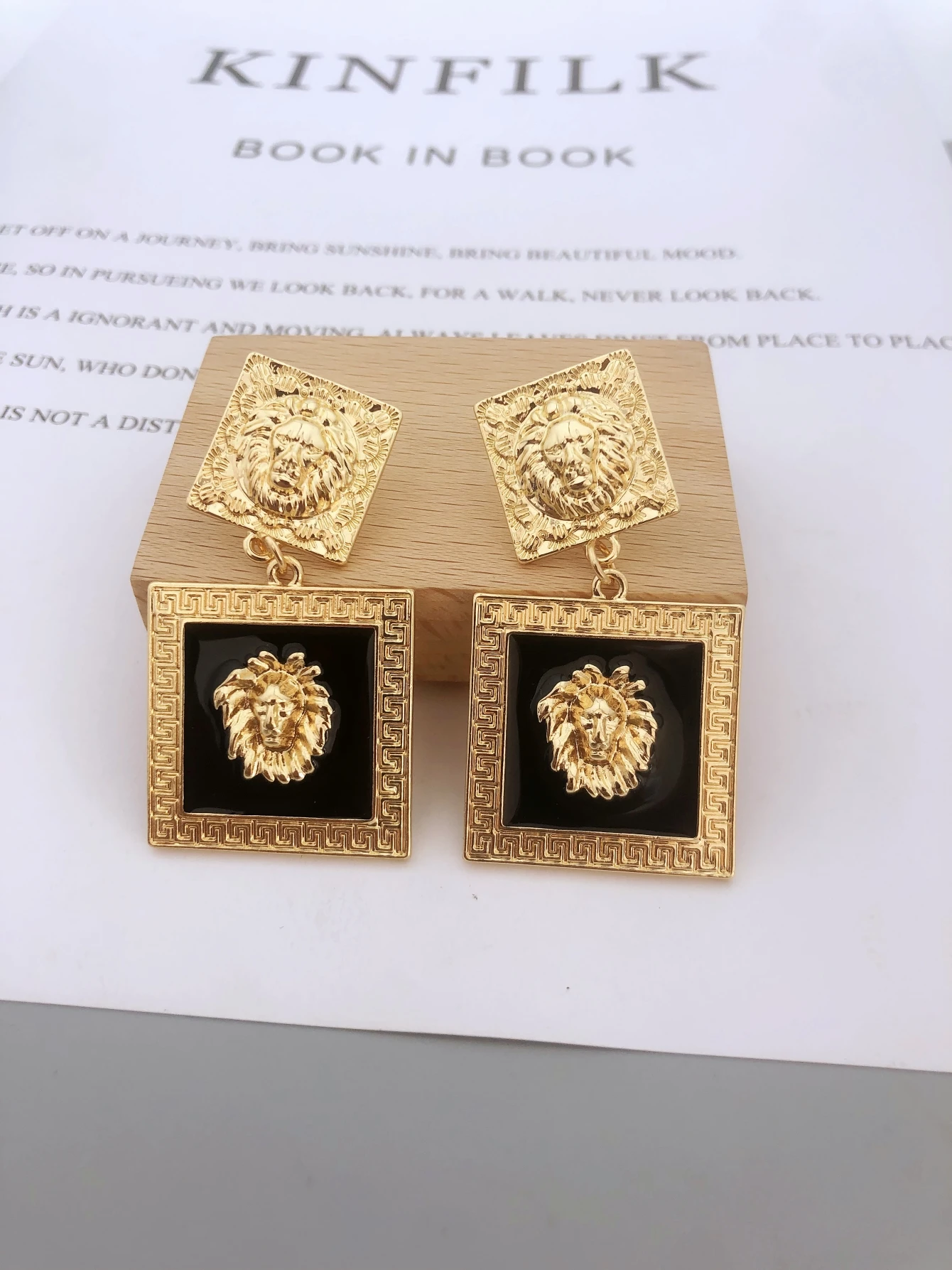 Exaggerated Texture Lion Head Earrings Fashion Simple Trend Drip Enamel Earrings For Women Jewelry