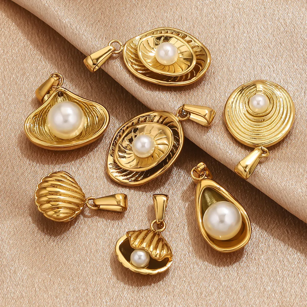 

2pcs Stainless Steel Imitation Pearl Flower Droplet Pendant Fashion Jewelry DIY Jewelry Accessories Wholesale Direct Sales