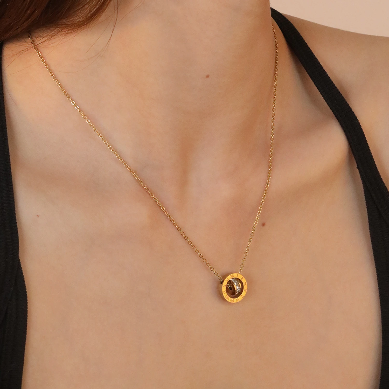 Luxury Roman Numeral Rotatable Pendant Necklace for Women 18K Gold Plated Stainless Steel Elegant Dainty Clavicle Chain Jewelry