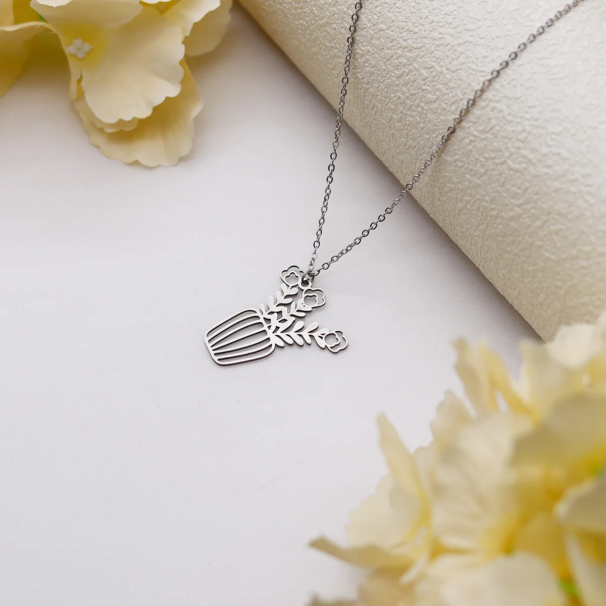 

Cxwind Stainless Steel Art Line Plant Leaf Flower Accessories Jewelry Necklaces For Women Party Gift