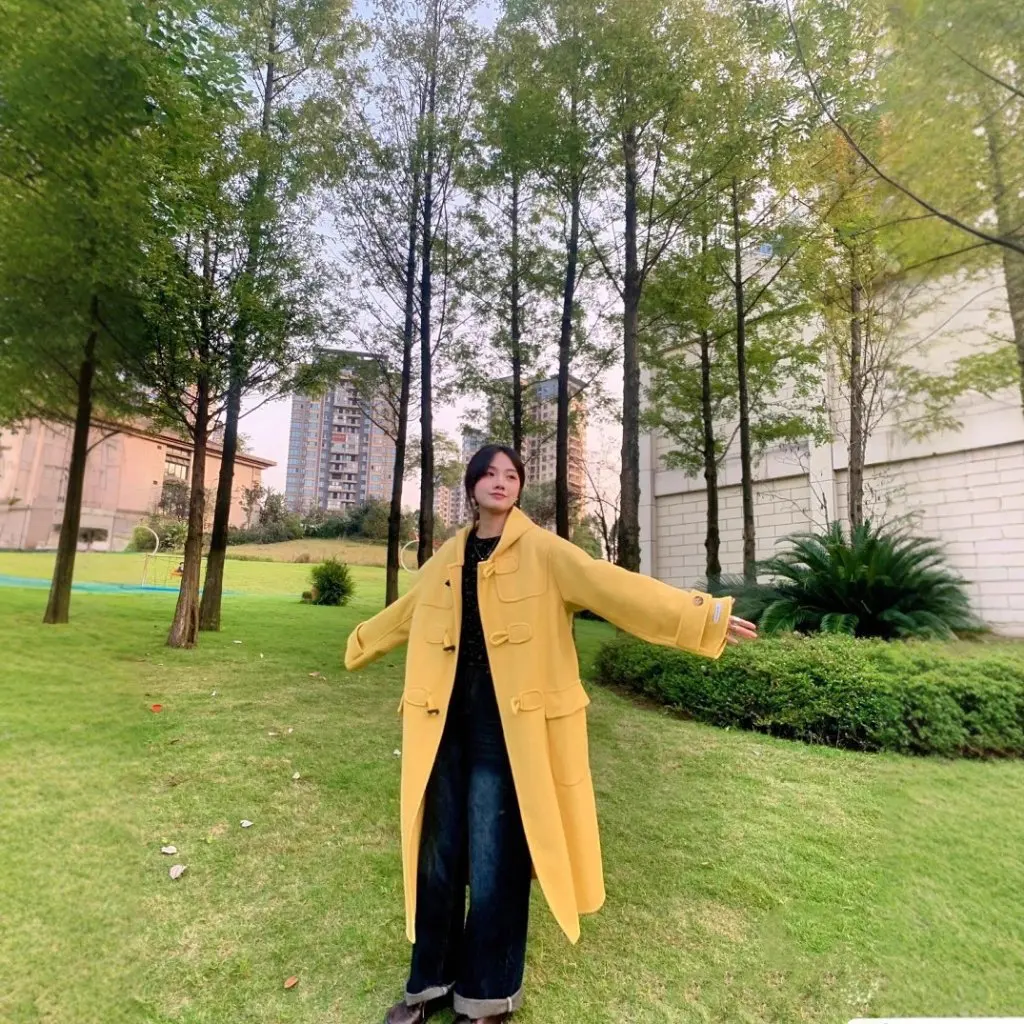 

Women's High-End Yellow Hooded Woolen Jacket Mid-Length Autumn Winter Outwear Small Horn Button Style