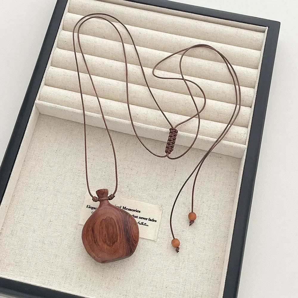 Minar Cute Lovely Brown Black Color Wood Flagon Long Pendant Necklaces Adjustable Rope Chain Chokers for Women Birthday Gift