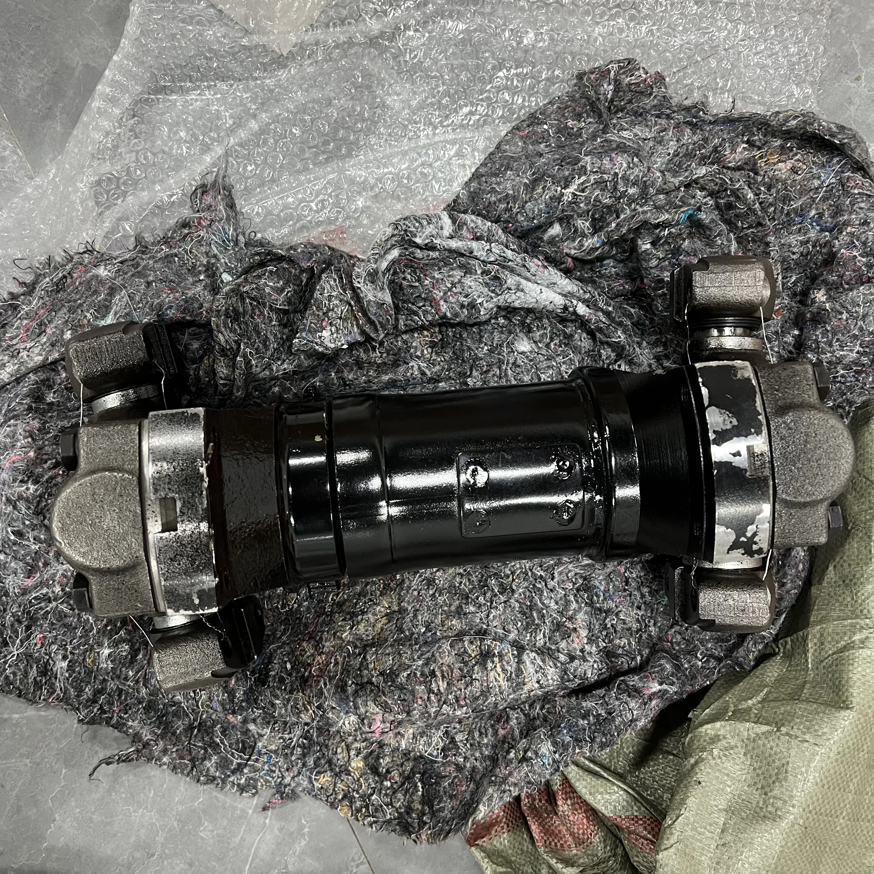

VOE15013306 15013306 VOE A35E A35E FS A35F A35F FS Wholesale Popular PROPELLER SHAFT For VOE Excavator Use