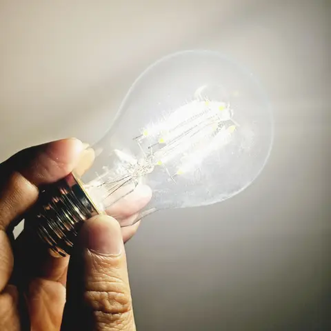 Lumière de dieu (contrôle magnétique) tours de magie puissance mystérieuse ampoule de magie magicien scène fête de rue Illusion Gimmick accessoire