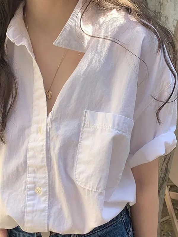 قميص أبيض قصير الأكمام من القطن غير رسمي ملابس خارجية نسائية صيف 2025 تصميم جديد عصري للحماية من الشمس للجمهور الصغير