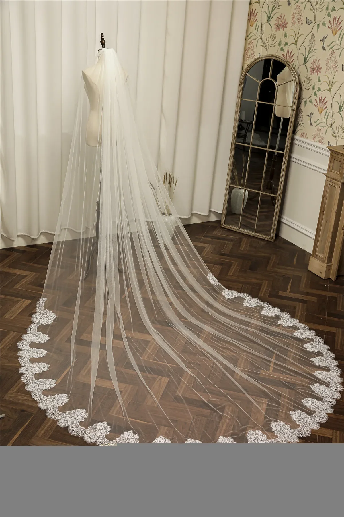real-photos-long-lace-appliques-wedding-veil-white-ivory-cathedral-bridal-veil-35-meters-bride-veil-wedding-accessories