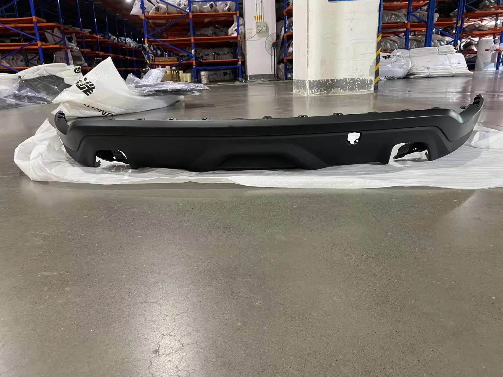 STLFKT4B-17F954-GW KT4Z-17K835-GAPTM نسخة الولايات المتحدة الأمريكية إصدار رياضي قطع غيار السيارات المصد الخلفي الناشر القسم السفلي لـ Fords Edge #6