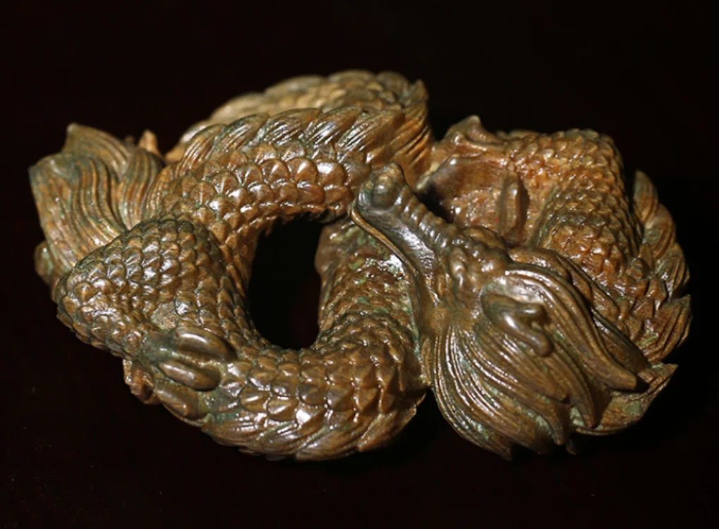 7.8*5.5*3 CM Hand Carved Green Sandalwood Netsuke: Dragon