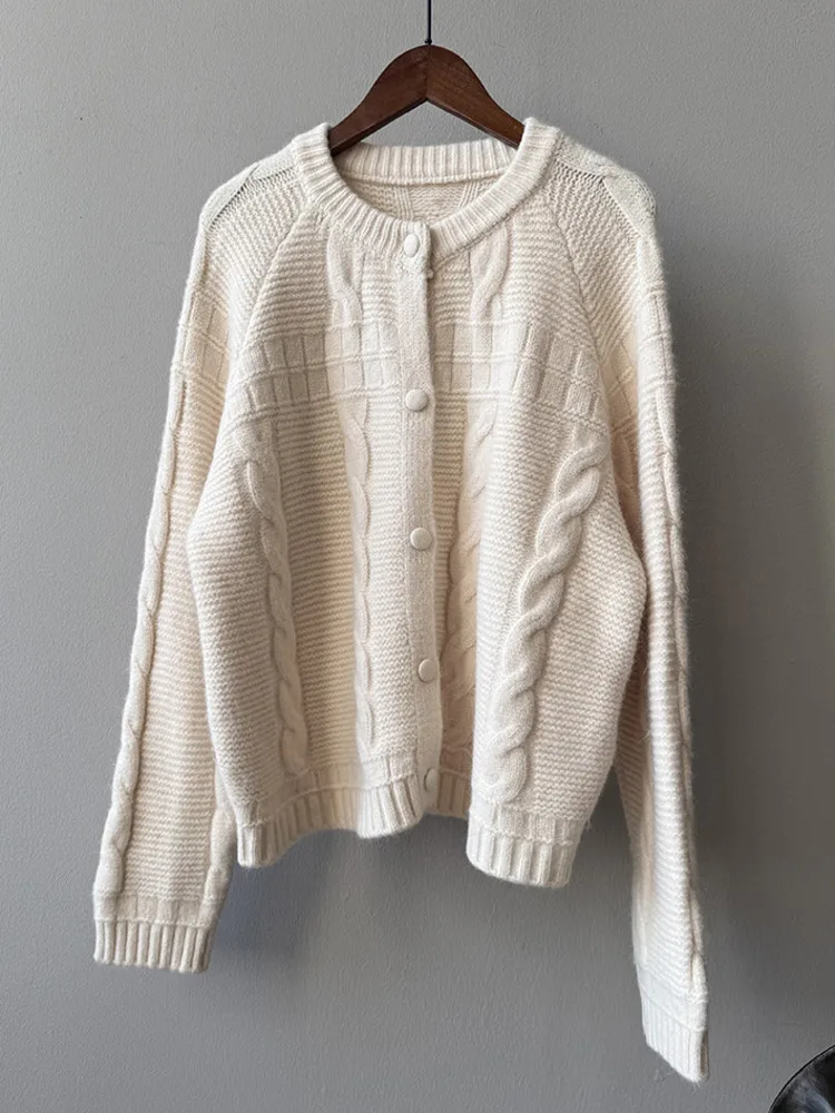 WHTREND Süße Rundhals Geknöpft Twist Stricken Pullover Für Frauen Herbst Winter Lose Stil Strickjacke Top WH2138