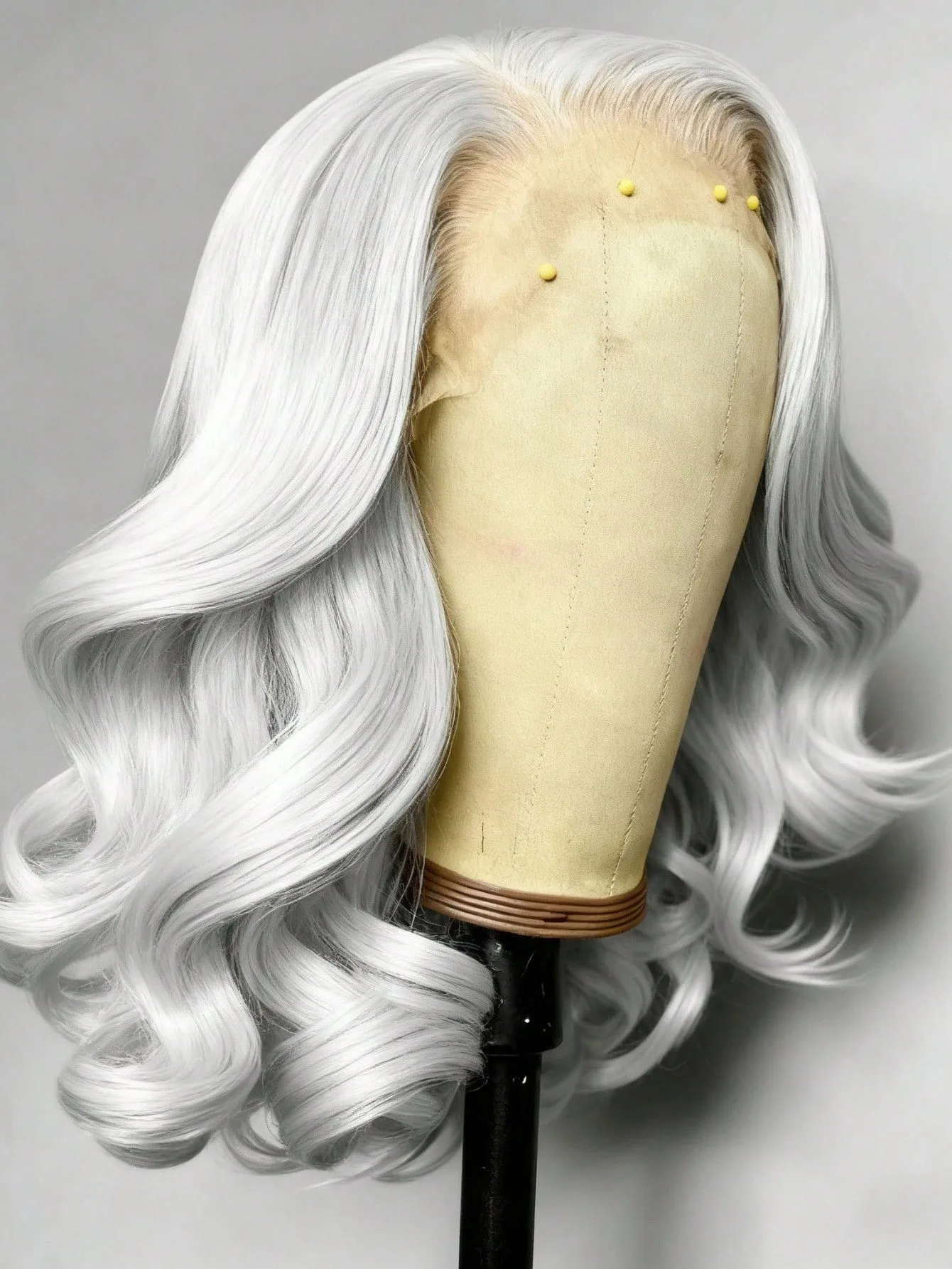 Platinum Blonde Short Bob Body Wave Lace Front Wig 14 Inch Natural Hairline Synthetic White Wigs 13x4 HD Glueless Heat Resistant
