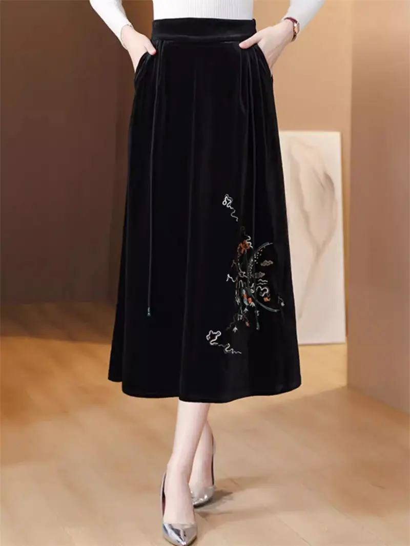 High End Velvet Embroidered Skirt For Autumn And Winter 2023 Women\'s New Large Size Temperament Versatile Midi Jupe Femme Z3385