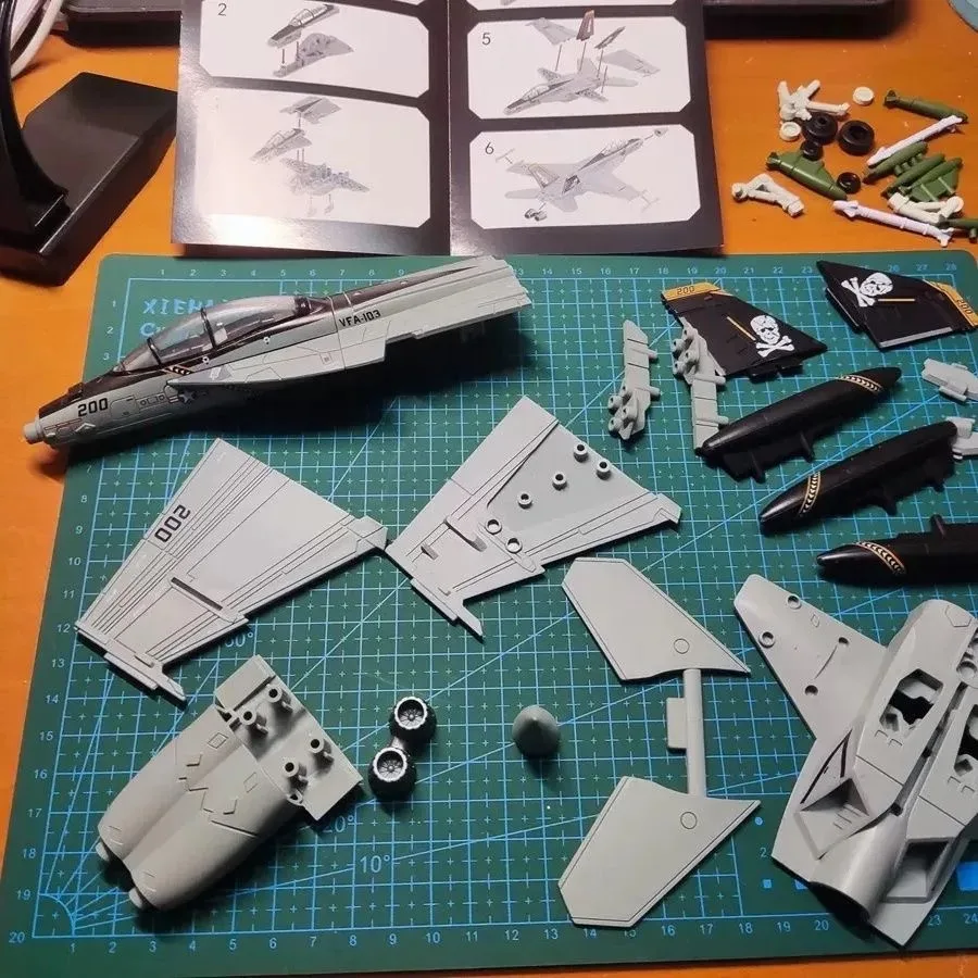 1:72 Scale Replica F18 F-18 VF103 Grumman Tomcat Super Hornet F/A-18F Pirate Flag Fighter US Navy Plane Military Model Toys Kids image 6