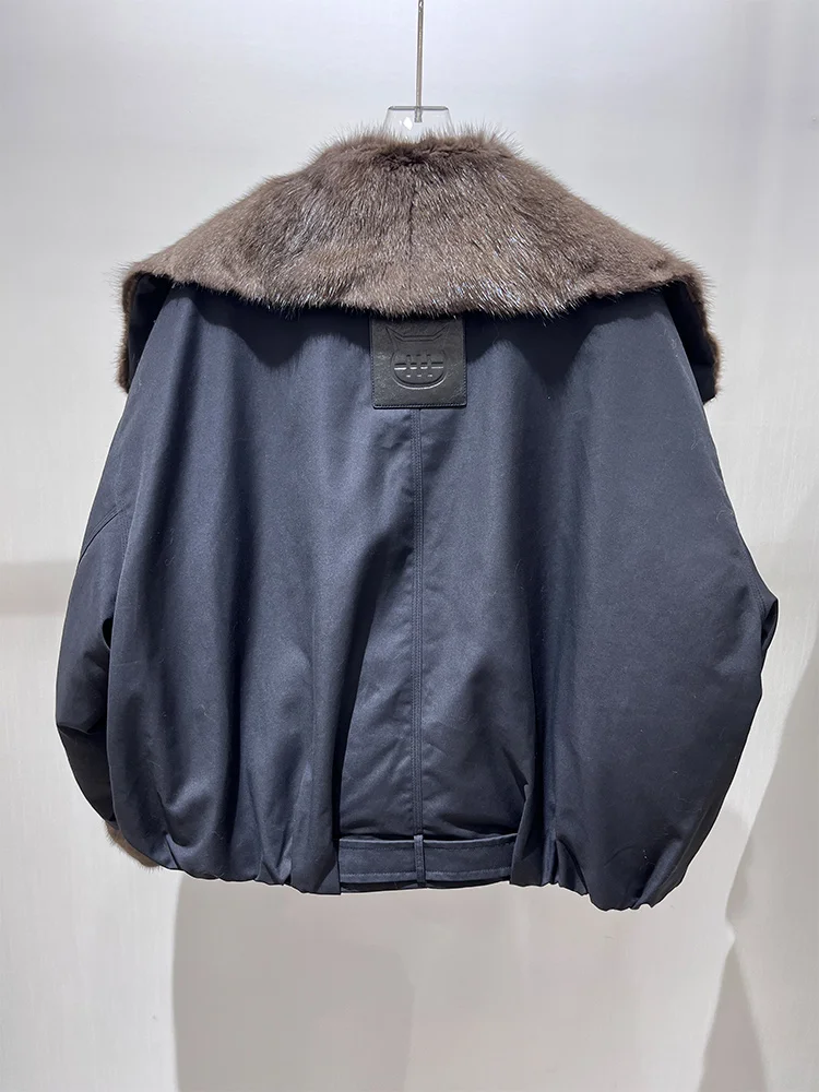 2025 الشتاء النساء الدافئة الطبيعية الحقيقية Muskrat فرو منك طوق أوزة أسفل سترة فاخرة سميكة الإناث أبلى معطف