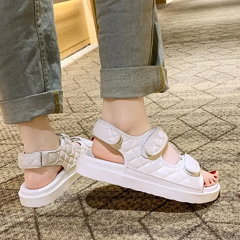 Trends Sandals Summer New Flat British Wind Embroidery Thick-soled Casual Casual Roman Fragrance Designer Shoes Star