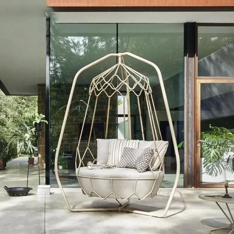 A Outdoor Hanging R…