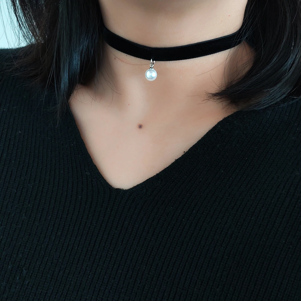 Vintage all-matching temperament black velvet strap faux pearl pendant choker neck strap choker collar choker necklace female