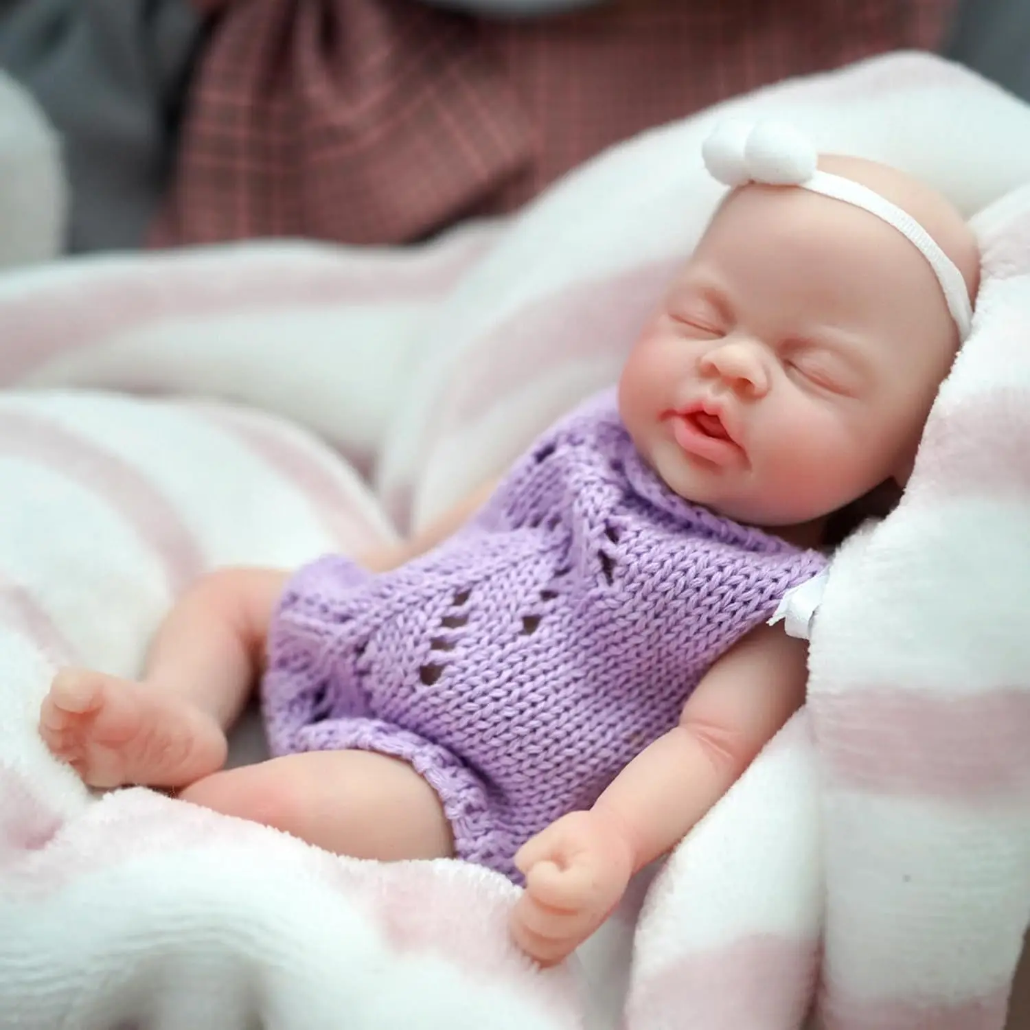 Mini Reborn Baby Dolls Silicone Full Body 7 Inch Sleeping Miniature Babies Girl with Clothes Accessories for Christmas Gift Kids