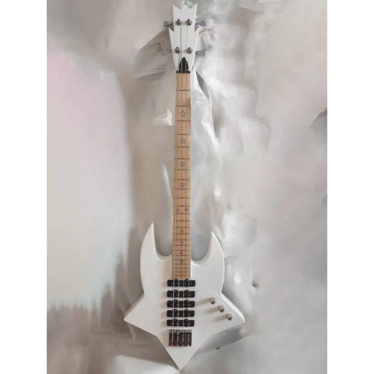 

Hand Made 4 String Electric Bass Guitar 24 Frets Star Inlays maple Fretboard White Varnish Finish body Chrome Hardware