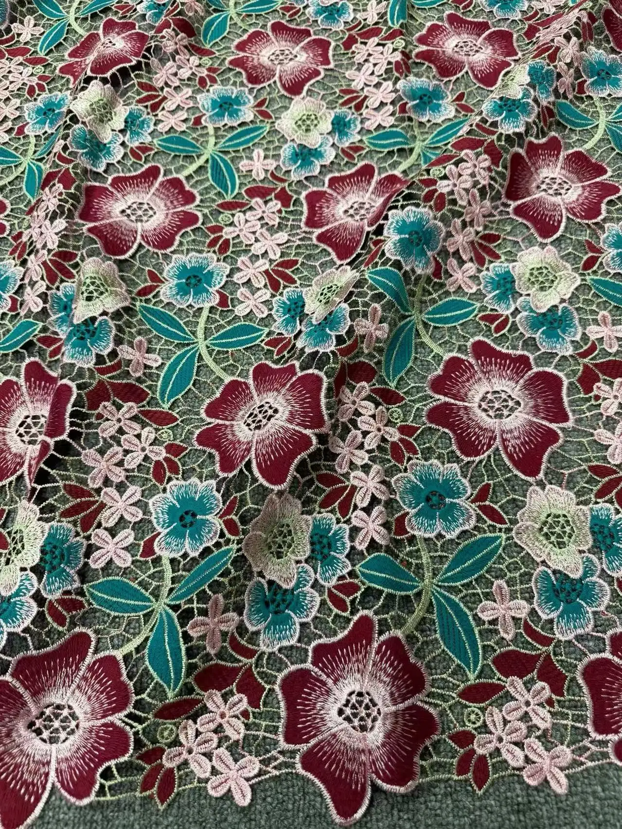 

Nigerian Luxury Sequins Net Lace Fabric High Quality African Beaded Lace for Women Wedding Party Dress Sewing French Style