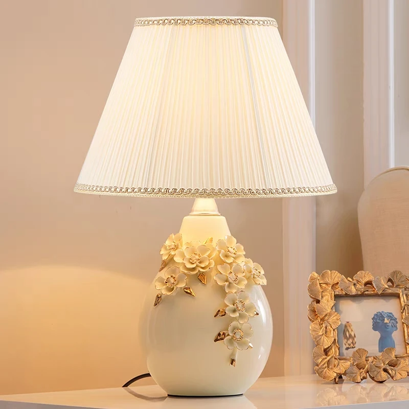 

Bedside Lamp Bedroom Pastoral Study Wedding Ceramic Bedside Lamp Decorative Art
