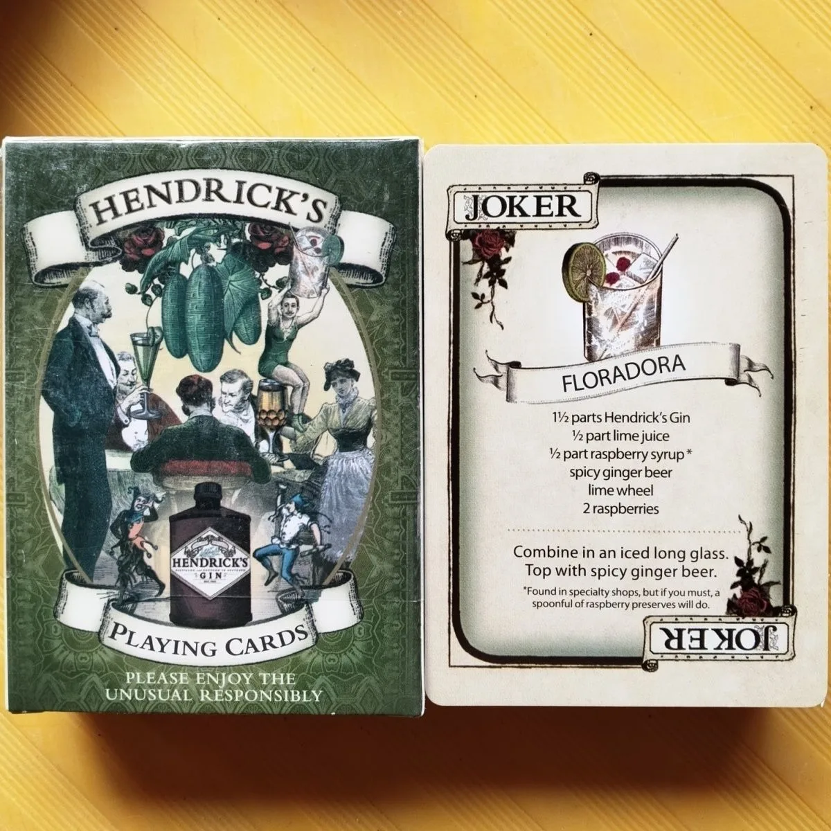

Колода игральных карт Hendrick's Gin - Необычные коллекционные карты в викторианском стиле с рецептами коктейлей, 9*6 см, полная колода из 52 карт.