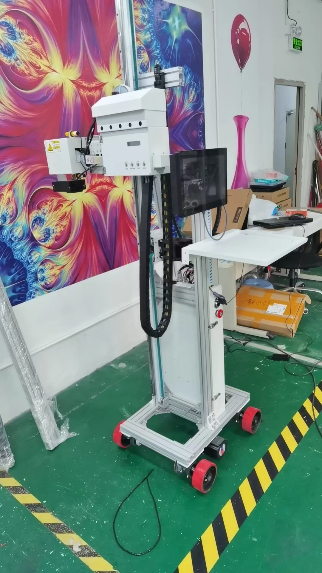 

Высокое разрешение 3d УФ-арт настенный вертикальный настенный принтер с двойными печатающими головками DX7 напрямую с настенной живописью