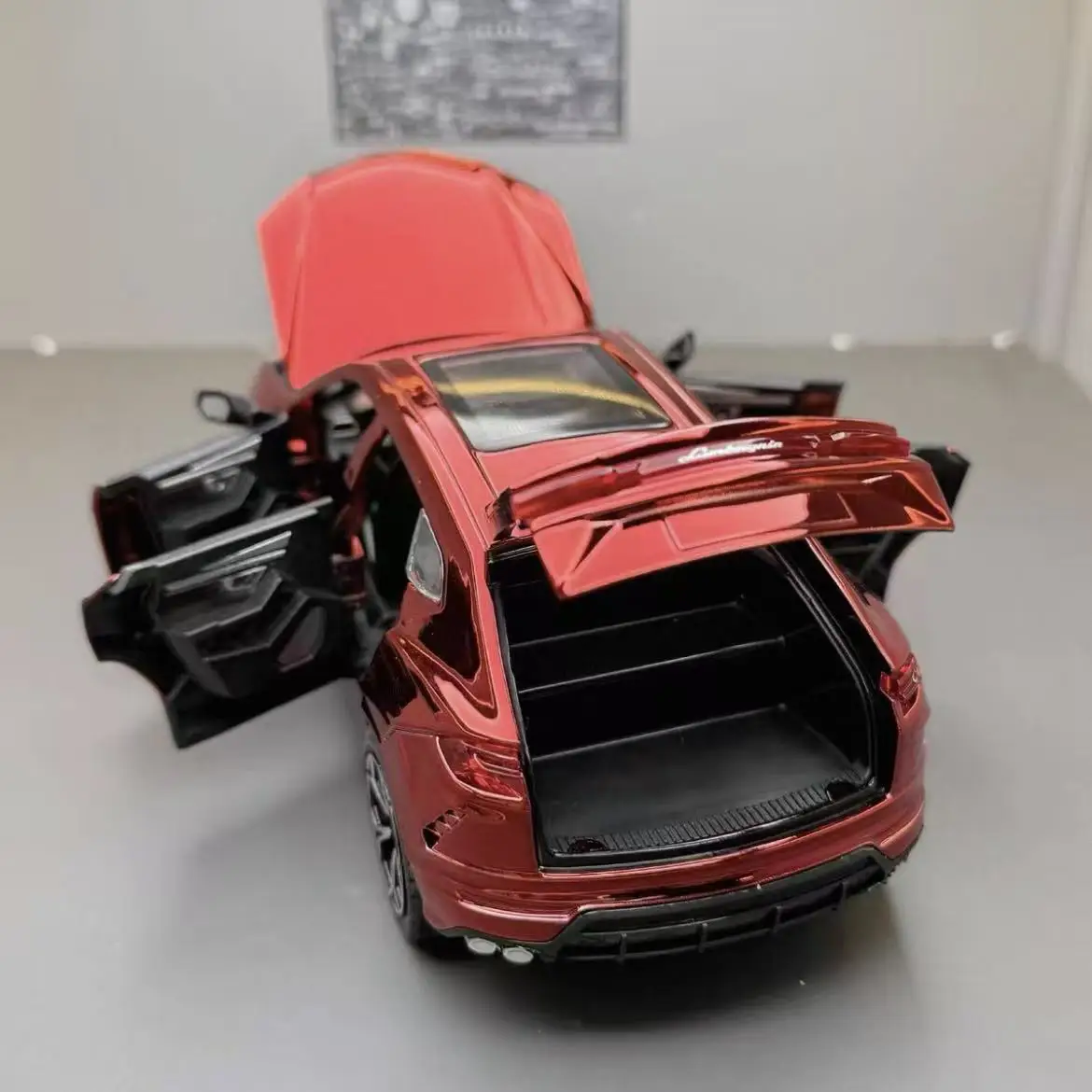 24-bison gegalvaniseerde legering sportwagenmodel geluid en licht feedback puzzel speelgoed high-end verzamelcadeau