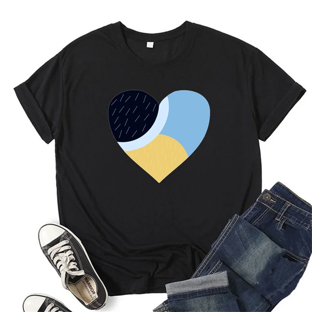 تي شيرت كلاسيكي من Heeler Love Hearts Inspired Color Palette Hearts كلاسيكي تي شيرت نسائي