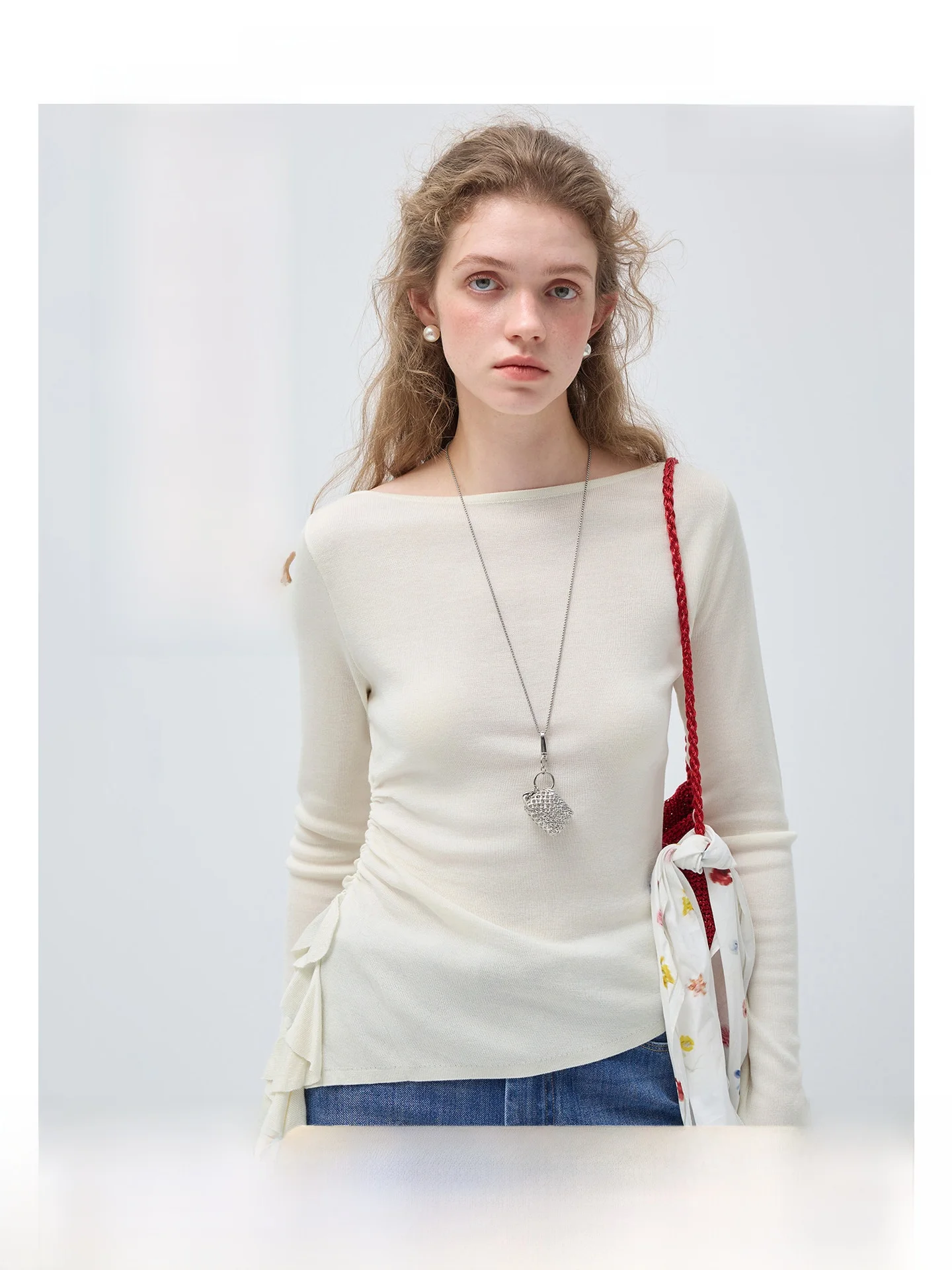 

Женская асимметричная футболка Moonlight Kiss White VEGA CHANG с рюшами и длинным рукавом, прямой крой, весна 2026