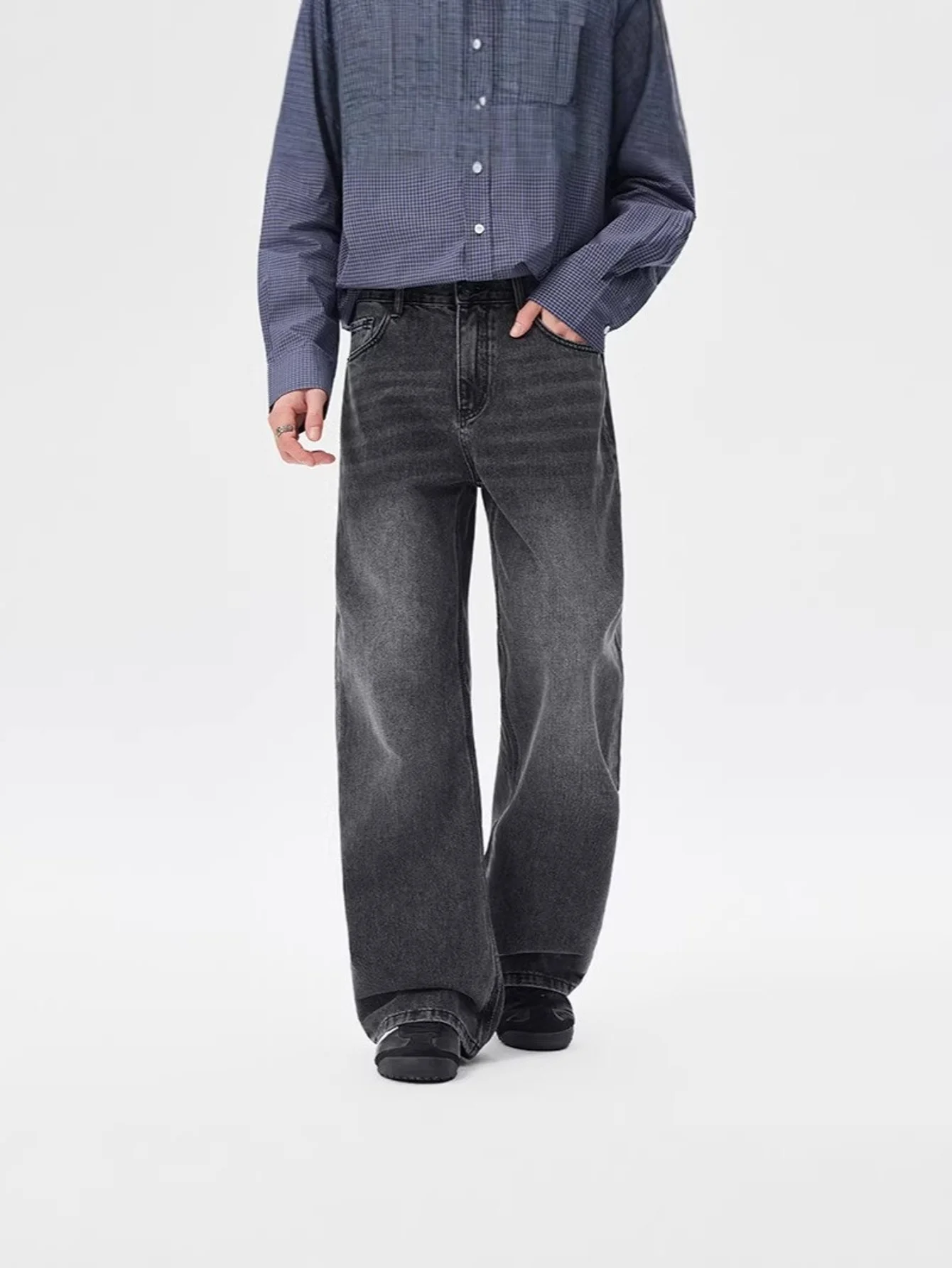 

Men's Light Blue Washed Vintage Street Style Loose Fit Straight Leg Jeans