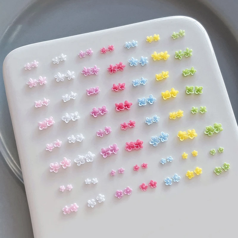 50Pcs สีสัน Frangipani เล็บ Charms 3D ห้ากลีบดอกไม้ตกแต่งสําหรับ DIY กดบนเล็บเล็บ Embellishments