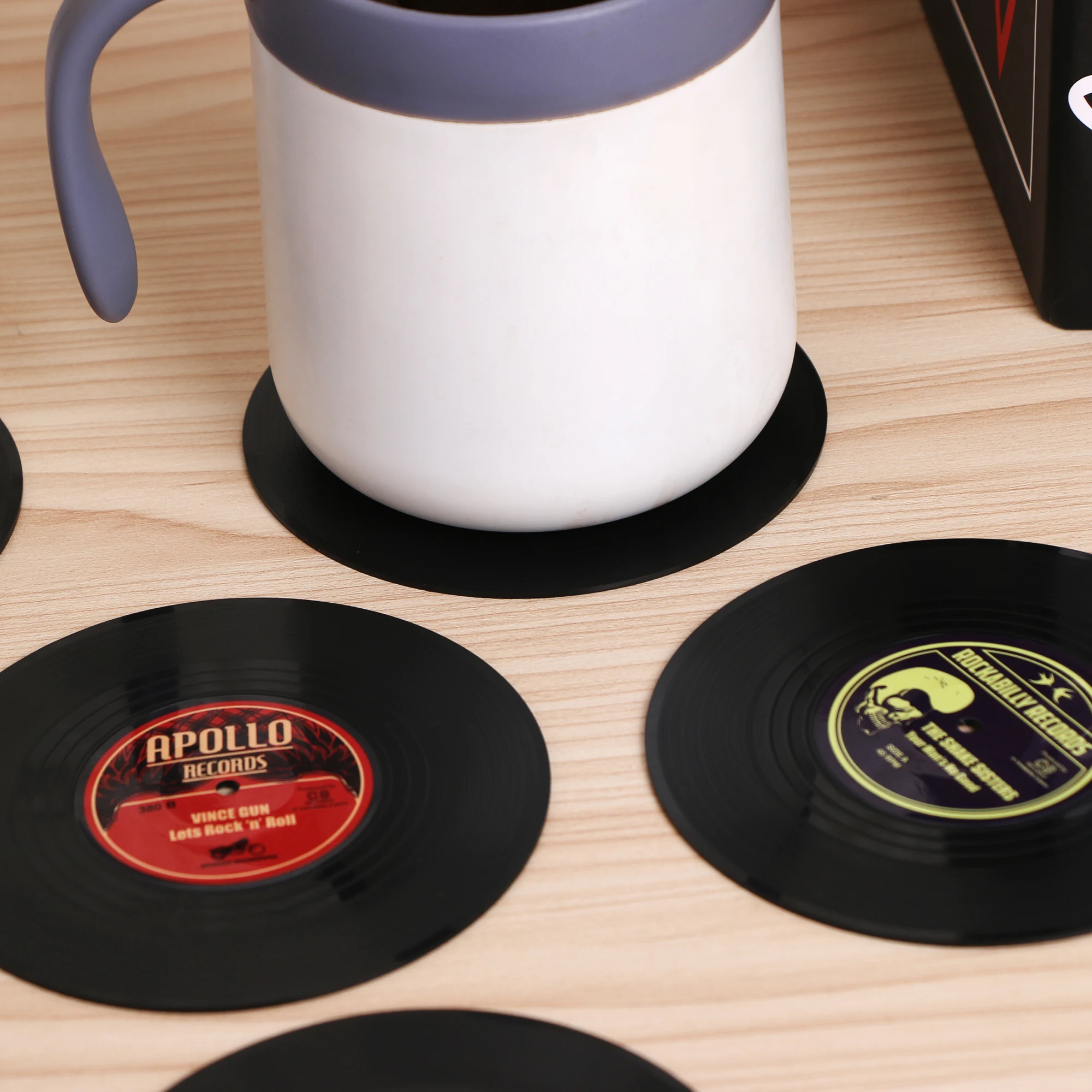 Retro CD Record Coaster Colorful Vinyl Record Coasters Funny Mat Cup For Drinks Heat Resistant Non-Slip Pad Kitchen Accessories