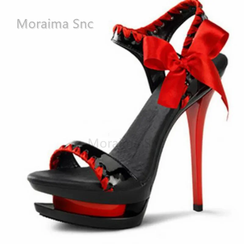 Sandalias de tacón de aguja con plataforma y Punta abierta para mujer, tacones altos con Nudo de mariposa de satén, charol negro y rojo, zapatos para banquete de noche de verano