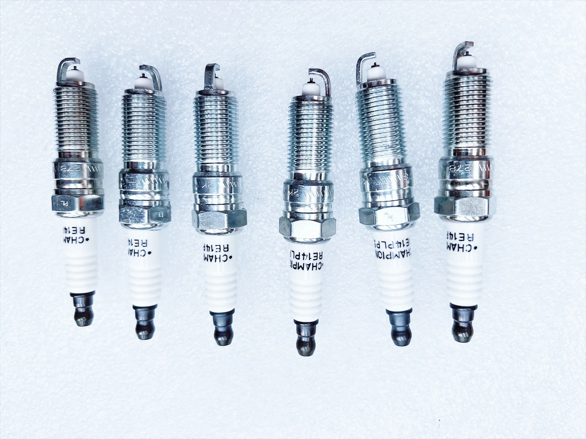 6PCS High-Quality Spark Plugs S3RE14PLP5,, RE14PLP5, LSRE14PLP5 Are Suitable For Jeep Wrangler 3.8L, caravan, RV 3.2L, 3.3L, 200