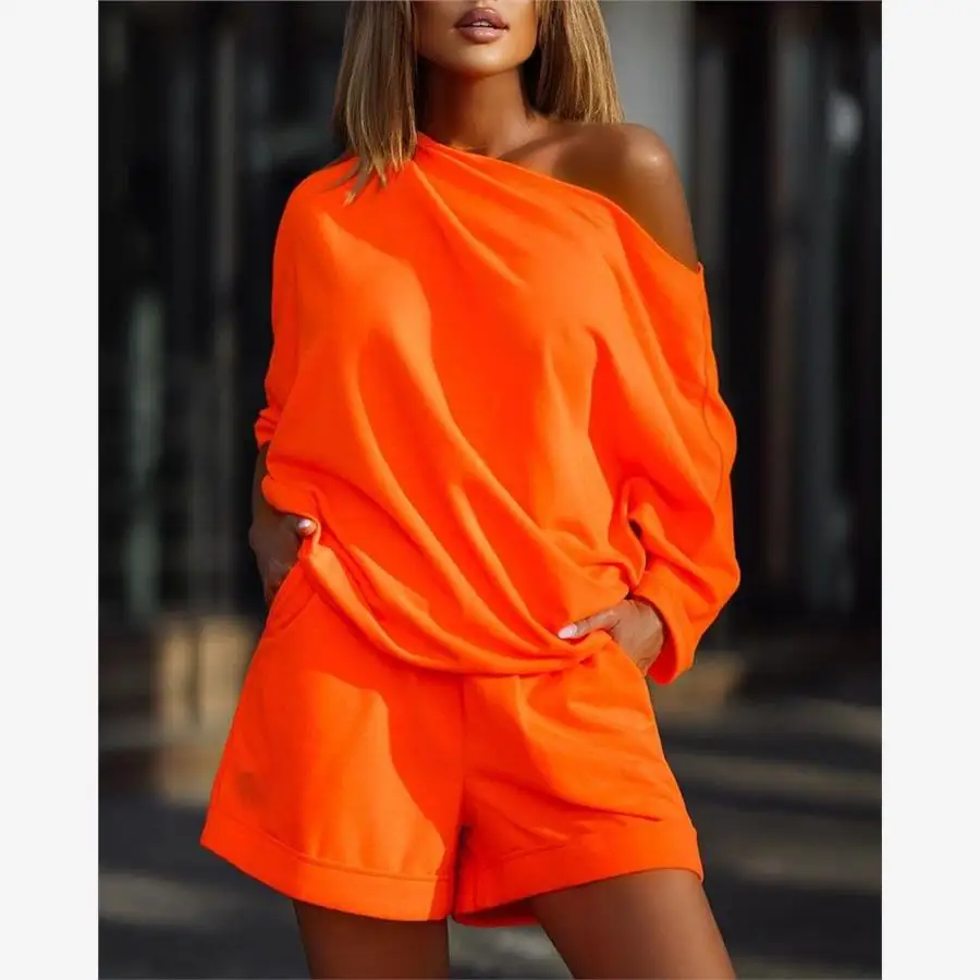 

Повседневный асимметричный топ и ортопедический комплект. Удобный ансамбль с деталями Faion для женщин в их 20-х и 30-х годах.