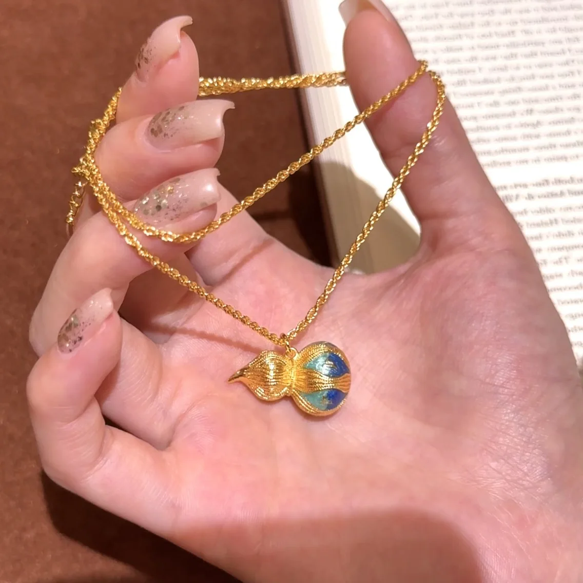 

Retro New in Chinese style enamel blue gradient gourd necklace light luxury exquisite high-end collar chain banquet jewelry