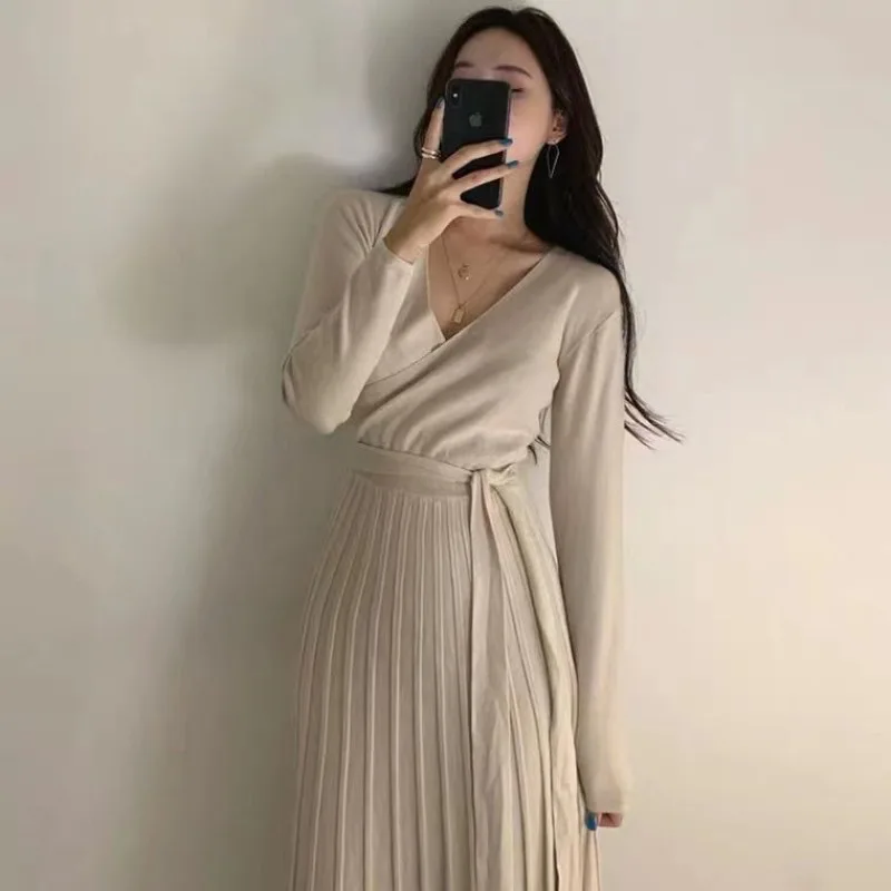 

Women's Spring and Autumn New Korean V-neck Wrap Solid Color Bandage Shirring Long Sleeve Slim Commute Long Knee Knitted Dresses