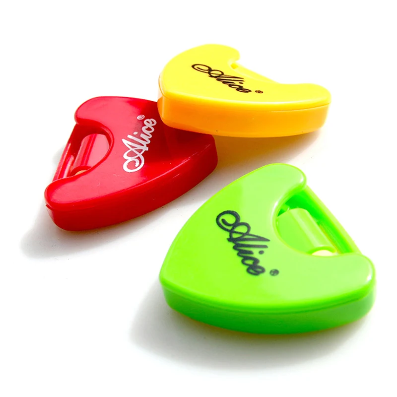 New Random Color 1PC Plastic Plectrum Case Mediator Quick Storage Guitar Pick Holder Self Adhesive Triangle Shape 37x40mmAcc