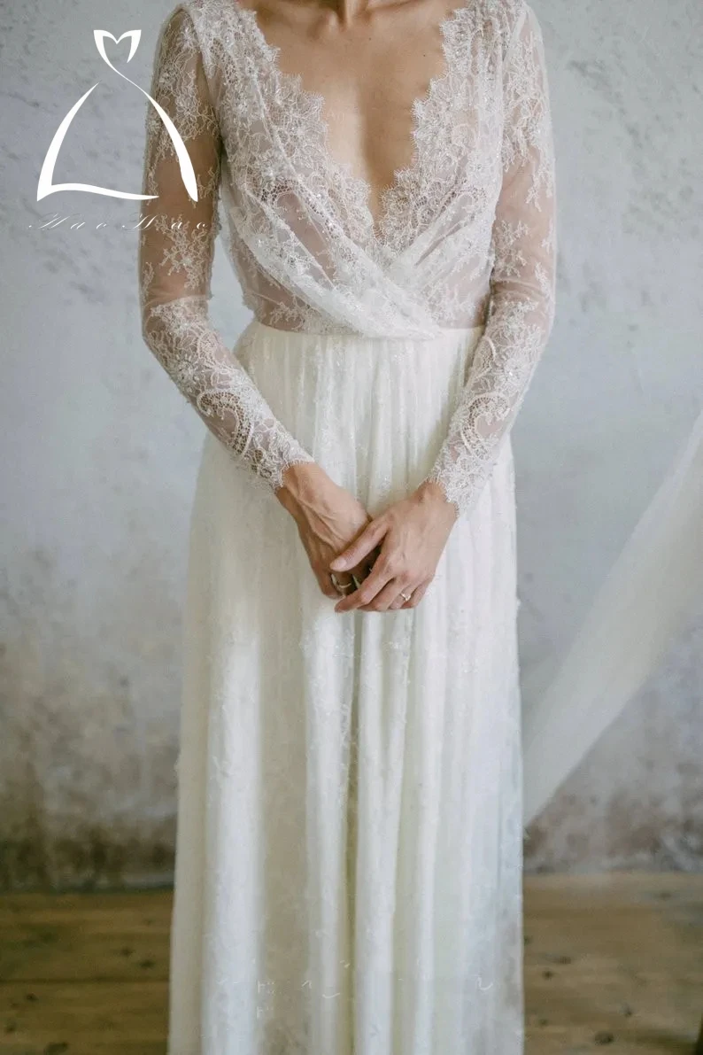 Amazing Long Sleeve Beach Full Lace Wedding Dresses Sexy Backless Country Boho Sheath Bridal Gowns V Neck Wedding Gowns