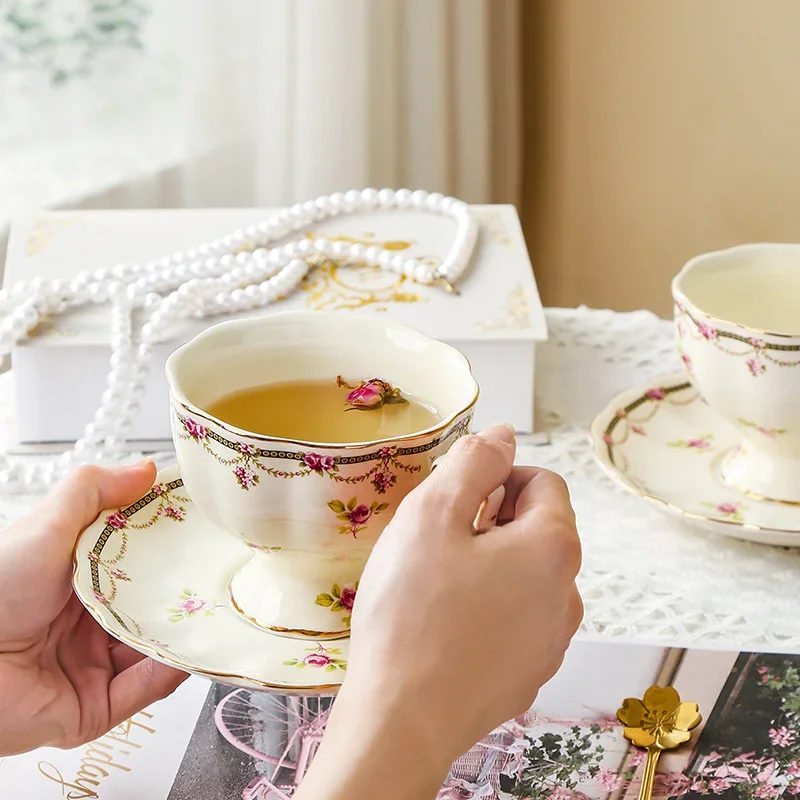 

Pastoral Retro Teapot for Tea, European Ceramic Cup and Dish Set, Tracing Gold Coffee Cup for Afternoon Tea, Tea Set