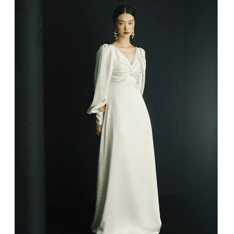 

French-style Light Wedding Dress Vintage Simple High-end Feel Travel Photography Long Sleeve2025New Bride Welcome Out Veil Dress