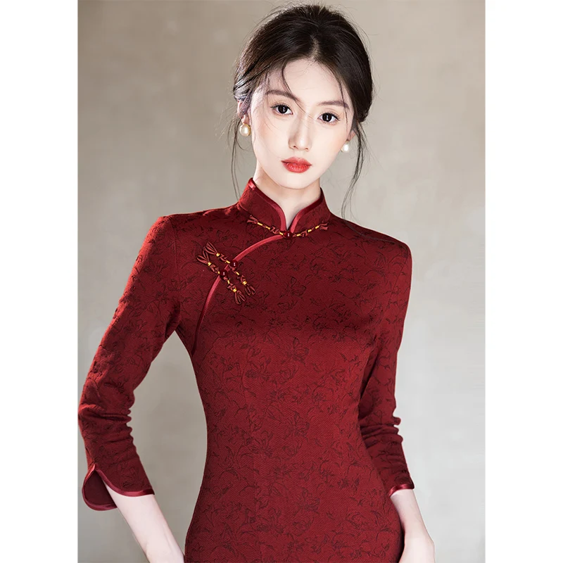 

Red Chinese Sle Floral Embroidery Ele Simple Vintage Engagement Suitable Daily Wear Long Sve Low Slit