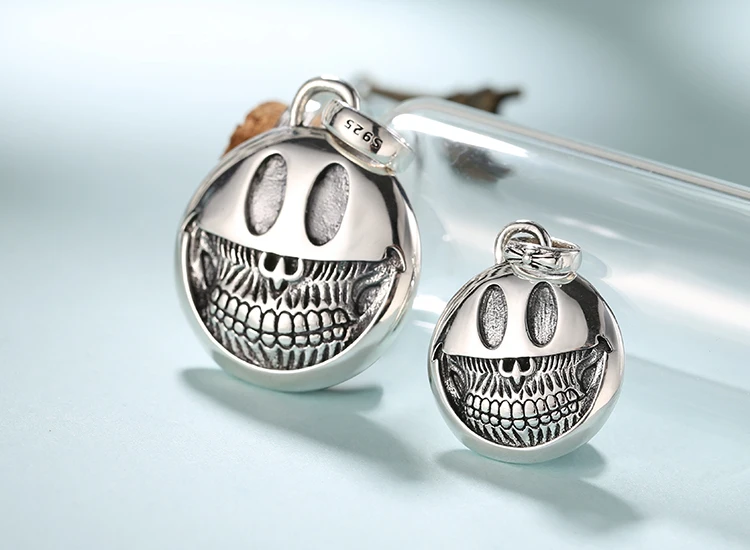 S925 Sterling Silver Jewelry Men's and Women's Personalized Creative Smiling Face Pendant Thai Silver Retro Couple Fashion Neckl