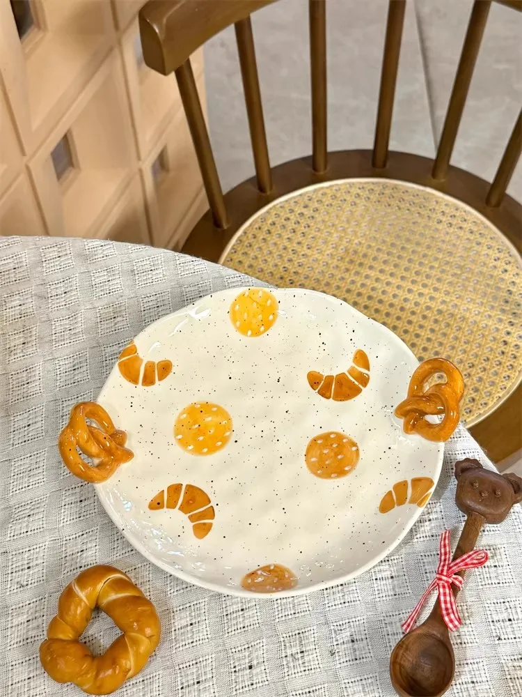 piatto-da-cena-in-ceramica-fatto-a-mano-a-forma-di-biscotto-al-burro-piatto-da-dessert-regalo-di-trasloco-a-forma-di-guscio-d'uovo-ovale-carino-stile-cartone-animato