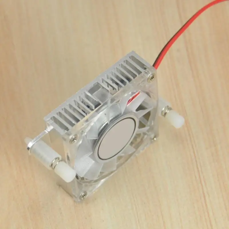 

M2EC HEATSINK Охлаждающий вентилятор 4300 об / мин Скорость высокая скорость вентилятора 2.0plugs Computer Heatsink