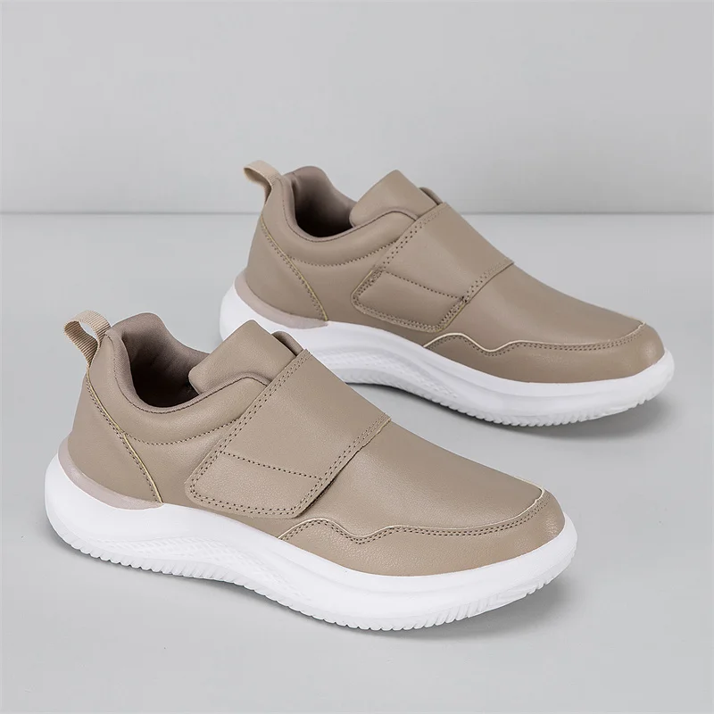 Herbst Herrenschuhe Weichsohlige Casual Flache Herrenschuhe für Outdoor-Aktivitäten Komfortable Modische Weiche Schuhe Loafer Neue Herrenschuhe für Küchenchefs